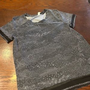 Lululemon split back top